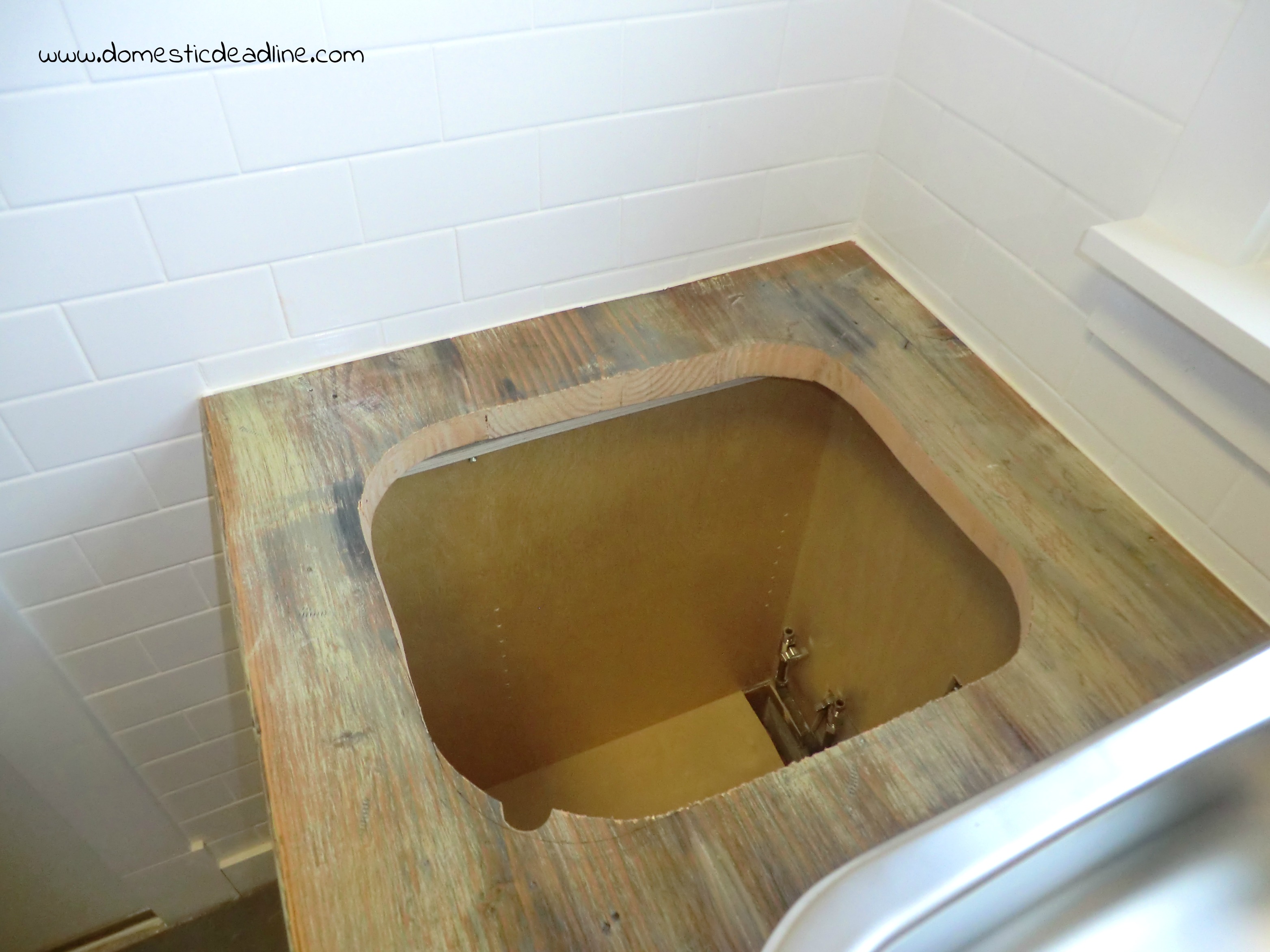 farmhouse-mudroom-makeover-subway-tile