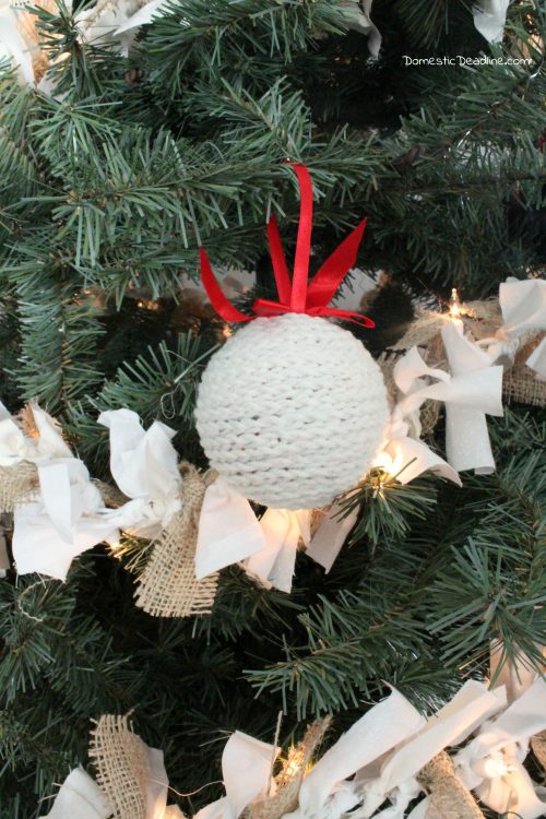 DIY Knit Christmas Ornament - Domestic Deadline