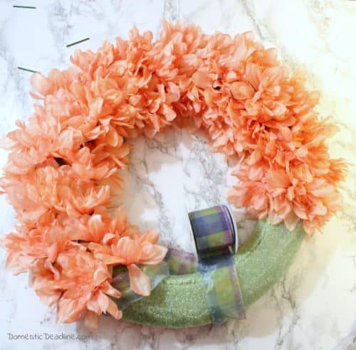 Add a punch of color with this DIY Spring Wreath - Domestic Deadline