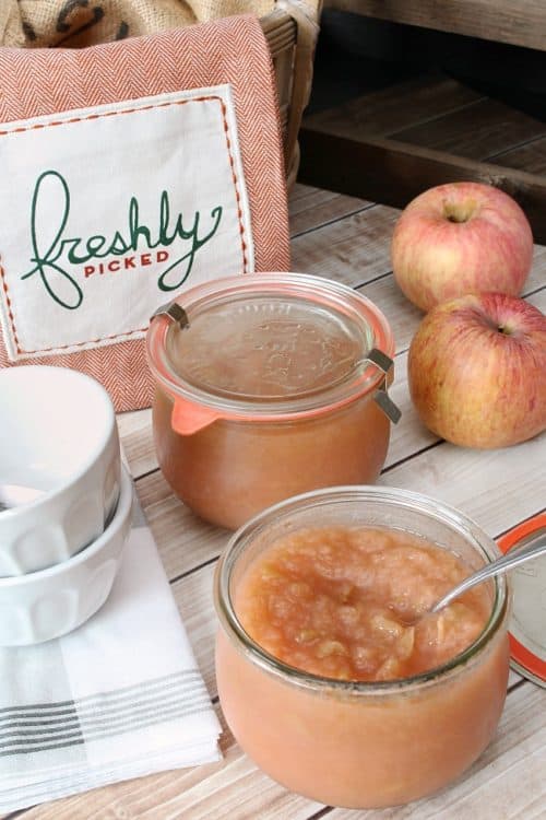 It's delicious apple season! Get apple ideas for recipes, crafts, decor, diy, and more. Plus, link up at Home Matters. #Apple #AppleIdeas #HomeMattersParty www.domesticdeadline.com