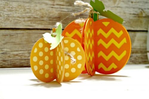 Almost 30 fall craft projects to get you inspired to create something with pumpkins, leaves, ghosts, Halloween and more! www.domesticdeadline.com