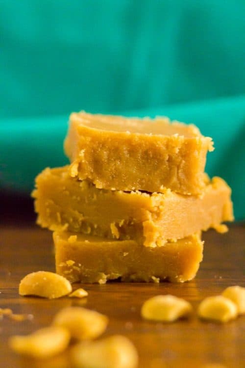 10 Peanut butter keto recipes some with chocolate and some just peanut butter. Stay on track with a keto friendly dessert that hits the spot! www.domesticdeadline.com