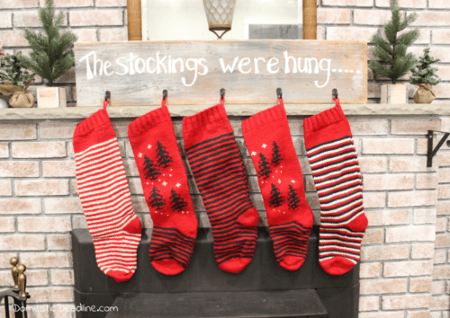 What says Christmas more than stockings? How about hand knit stockings! Hand Knit Holiday offers just that. Beautiful hand knit stockings for everyone. http://bit.ly/2KBzdt7