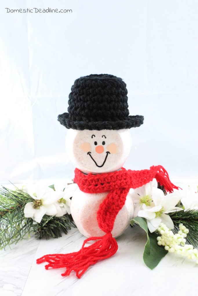 Learn how easy it is to make peppermint bath salts. Enjoy them for yourself or give them as gifts in an adorable DIY snowman jar. Easy for kids to do. DomesticDeadline.com