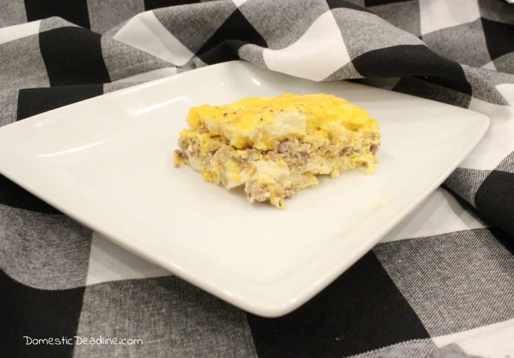 Find my easy breakfast casserole and keto carb friendly options. Great for brunch, Christmas and holiday mornings. Make ahead. DomesticDeadline.com